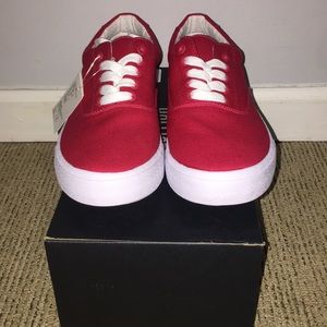 Hollister men’s lows